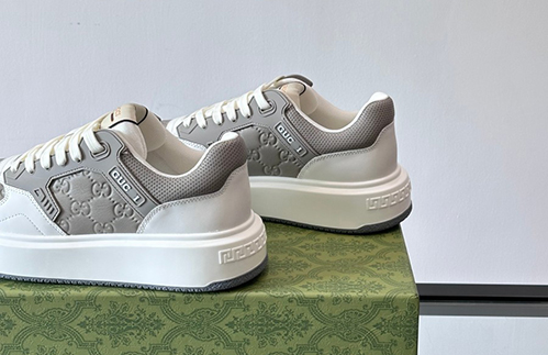 グッチ スーパーコピーGG メンズ ロゴ スニーカー