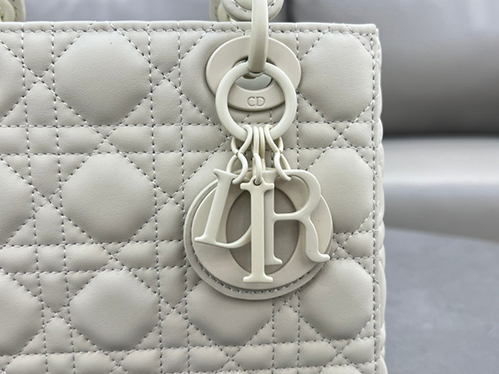 ディオール スーパーコピーラムスキン レディディオールバッグ ミディアム