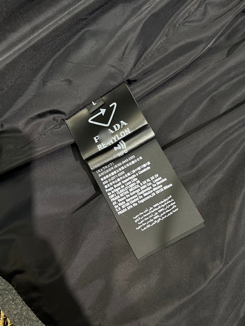 プラダスーパーコピー ベルベット パディング ダウンジャケット ネイビー