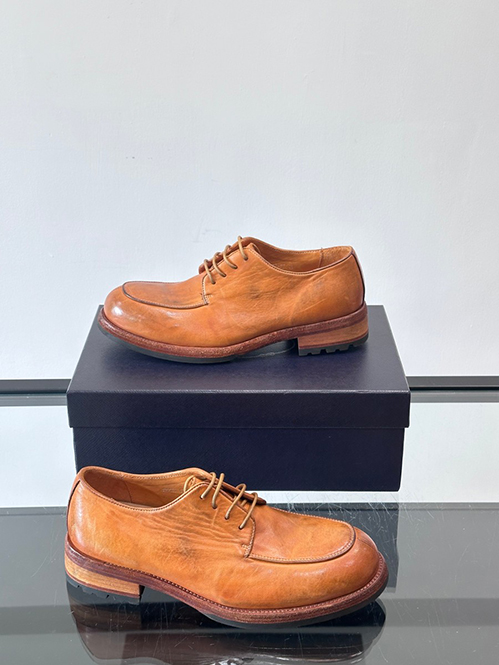 プラダ スーパーコピーメンズ ブラッシュドレザー ローファー