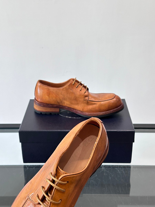 プラダ スーパーコピーメンズ ブラッシュドレザー ローファー