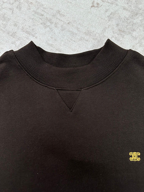 セリーヌスーパーコピーレディース 長袖ミニマルデザインが魅力