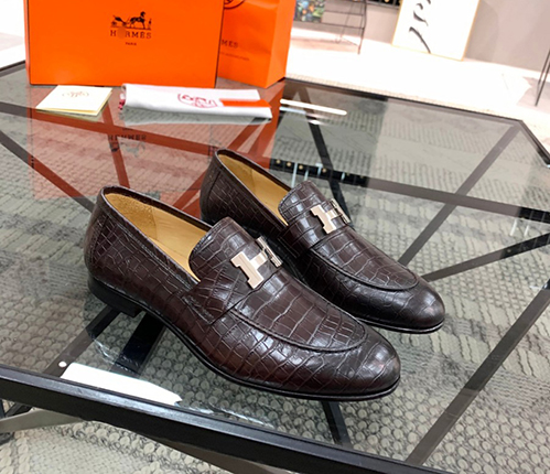 エルメスメンズ向けローファーシューズ