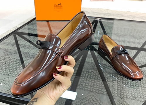 エルメスメンズ シューズ足にフィットしやすい美しいラスト（木型）設計
