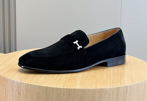 エルメスらしいミニマルで上品なデザイン