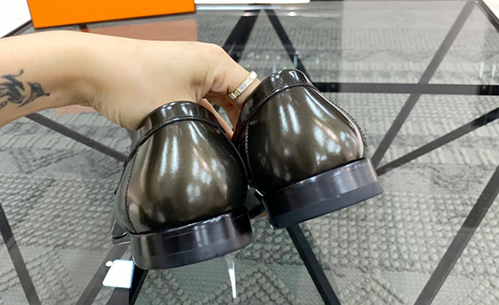 エルメスメンズ シューズ足にフィットしやすい美しいラスト（木型）設計