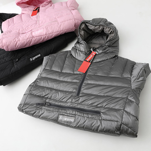 シュプリーム保温性が高くダウンジャケット