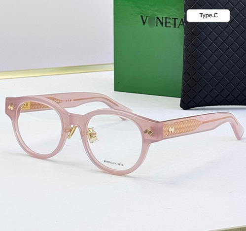 ボッテガ・ヴェネタ風のシンプルで都会的なデザイン