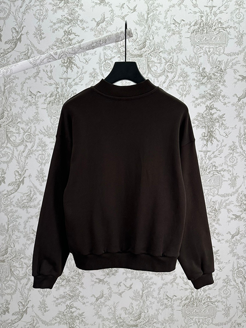 セリーヌスーパーコピーレディース 長袖ミニマルデザインが魅力