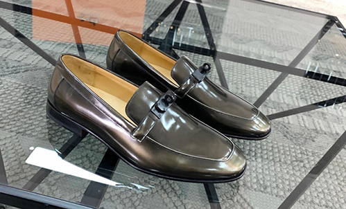 エルメスメンズ シューズ足にフィットしやすい美しいラスト（木型）設計