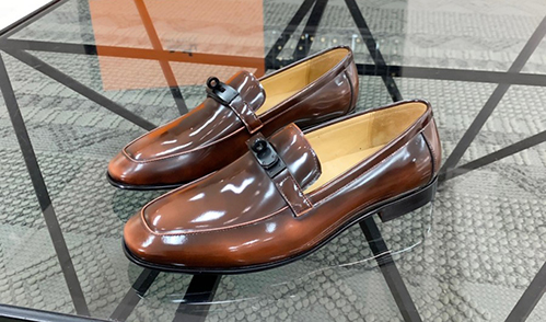 エルメスメンズ シューズ足にフィットしやすい美しいラスト（木型）設計