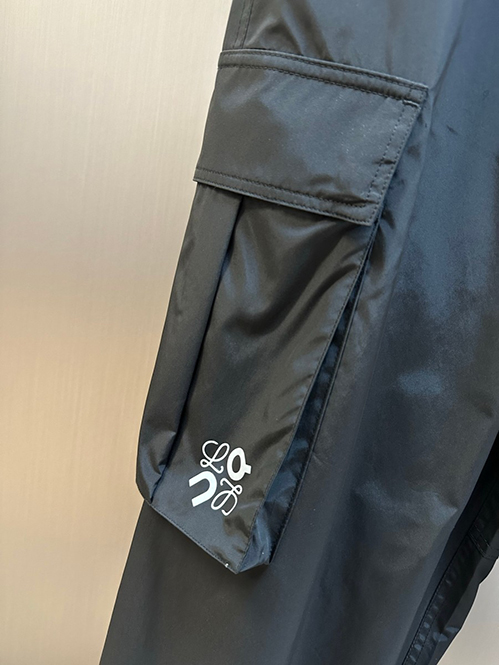 ロエベ ススーパーコピーウェットパンツルームウェア感が出にく