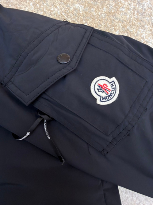 モンクレールスーパーコピー風デザイン