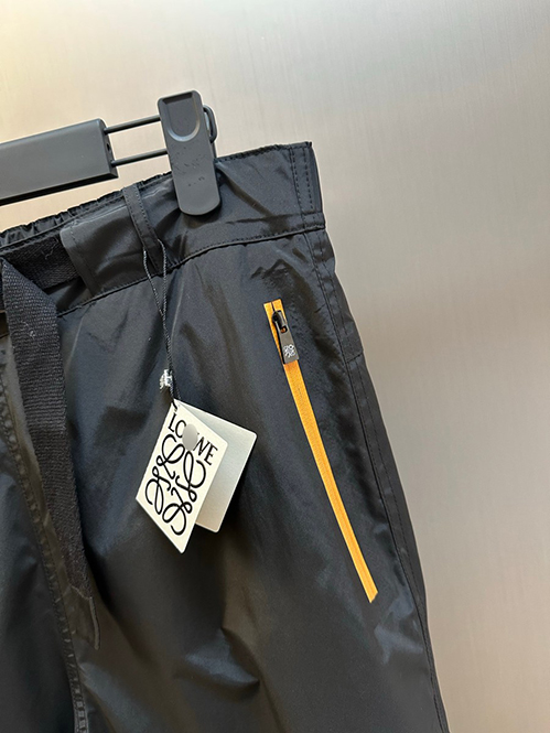 ロエベ ススーパーコピーウェットパンツルームウェア感が出にく