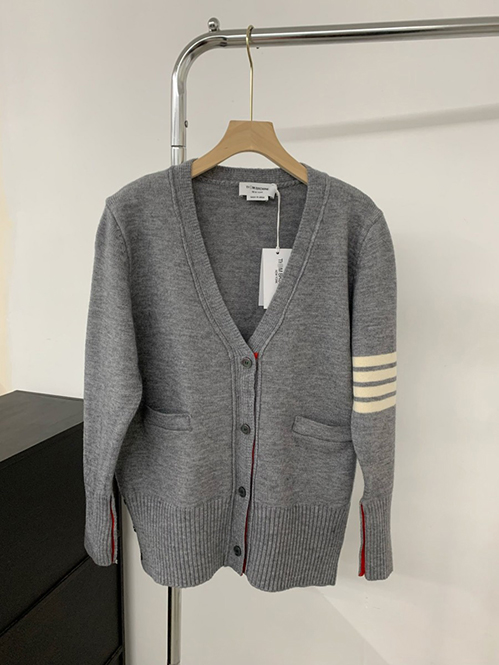 トム ブラウンスーパーコピー レディース ニットカーディガン日常使いからきれい