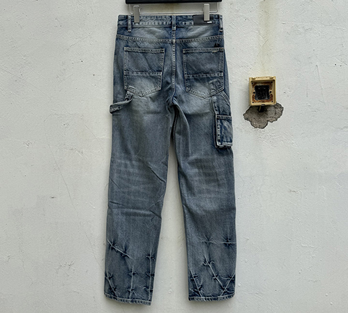 アミリ デニムパンツ個性を重視