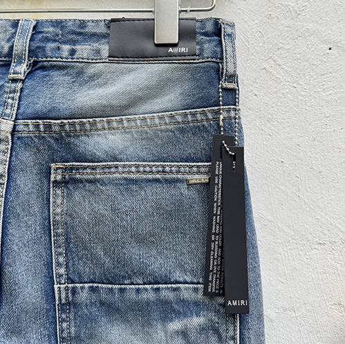 アミリ デニムパンツ個性を重視