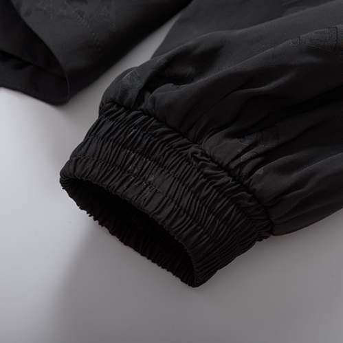 バレンシアガスーパーコピー ジャケット軽量で耐久性