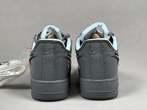 ナイキ &times; オフホワイト メンズスニーカースポーティー