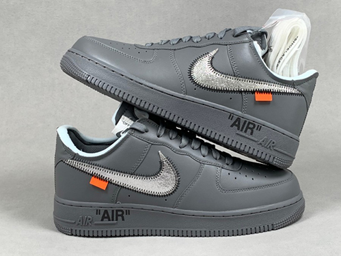 ナイキ &times; オフホワイト メンズスニーカースポーティー