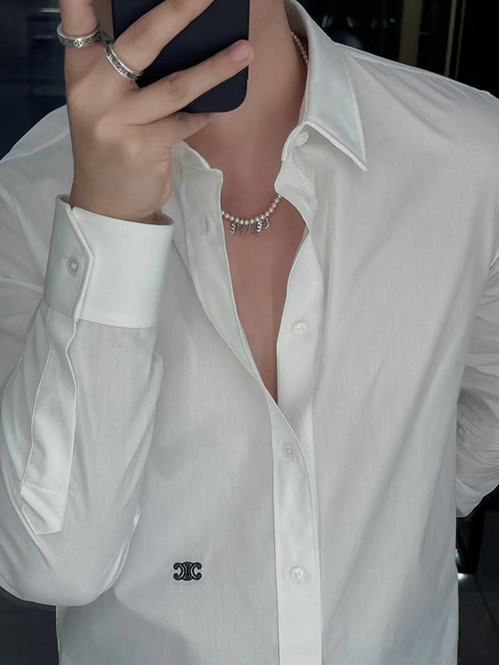 セリーヌスーパーコピー清潔感のあるホワイトカラー