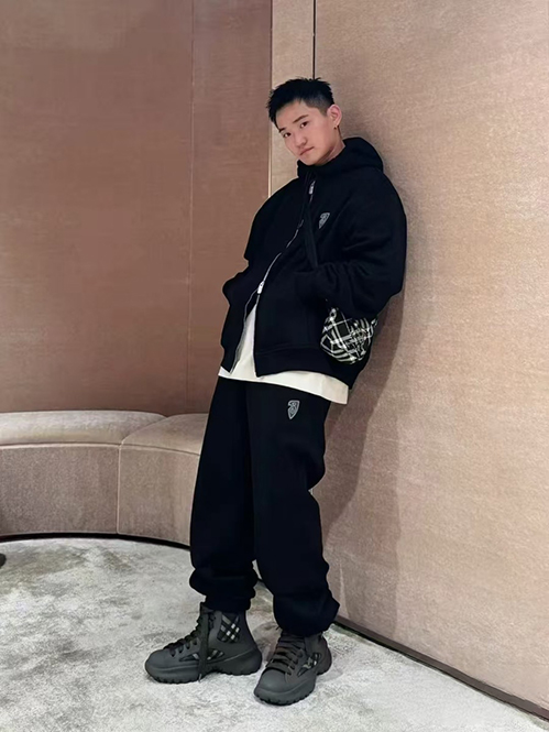 バーバリー スーパーコピースウェットパンツスニーカーやフーディー