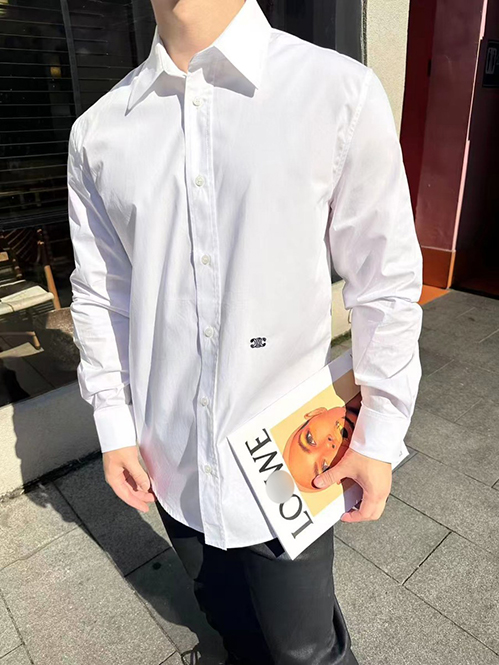 セリーヌスーパーコピー清潔感のあるホワイトカラー