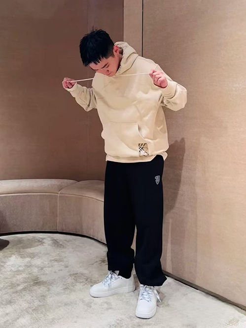 バーバリー スーパーコピースウェットパンツスニーカーやフーディー