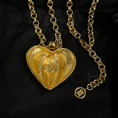 ジバンシィ アクセサリー高級感のある