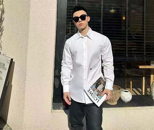 セリーヌスーパーコピー清潔感のあるホワイトカラー