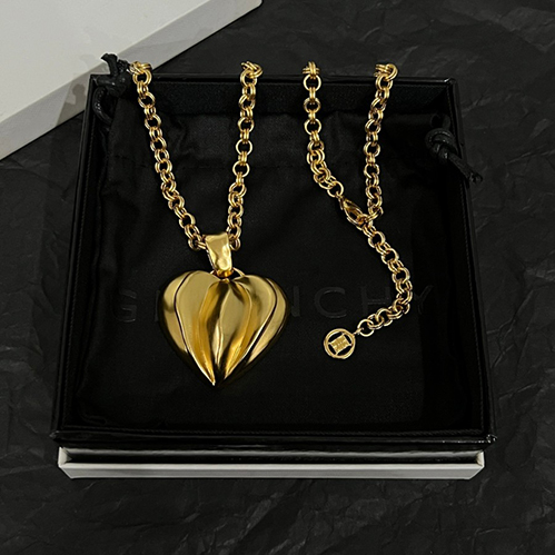 ジバンシィ アクセサリー高級感のある