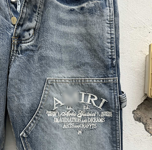 アミリ デニムパンツ個性を重視