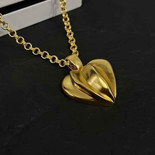 ジバンシィ アクセサリー高級感のある