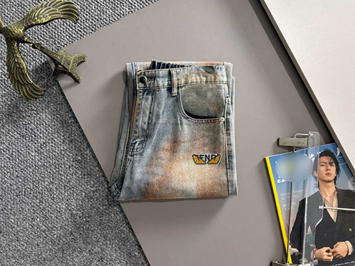 フェンディ スーパーコピーデニムパンツダメージ加工