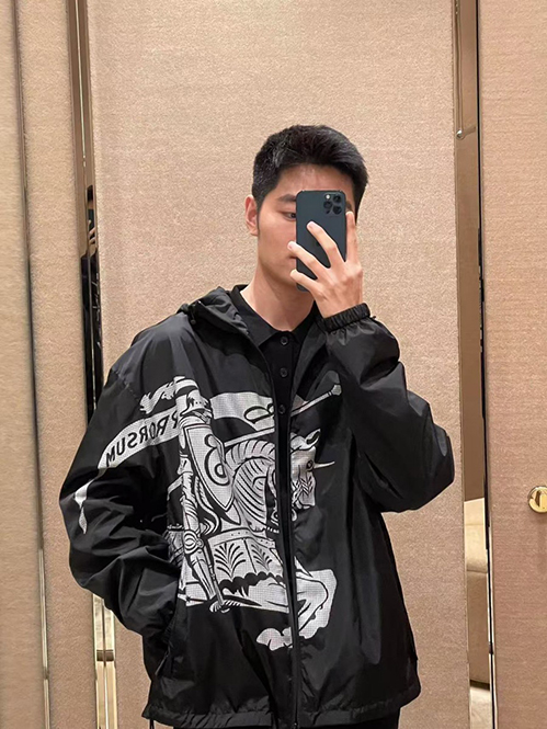 バーバリースーパーコピーらしい上品さとスポーティー