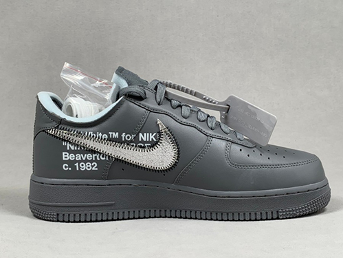 ナイキ &times; オフホワイト メンズスニーカースポーティー