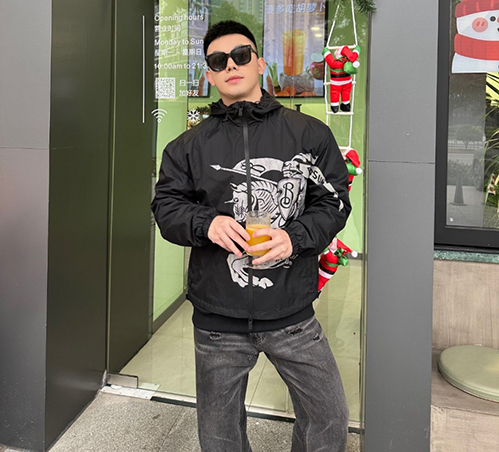 バーバリースーパーコピーらしい上品さとスポーティー