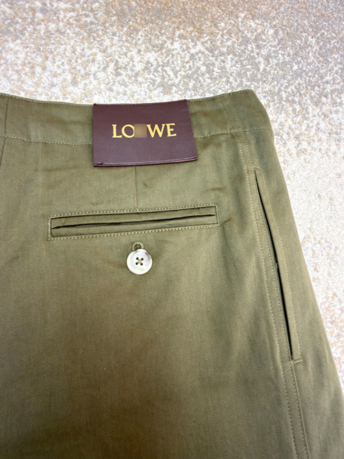 ロエベ スーパーコピーチノパンツ若々しい印象