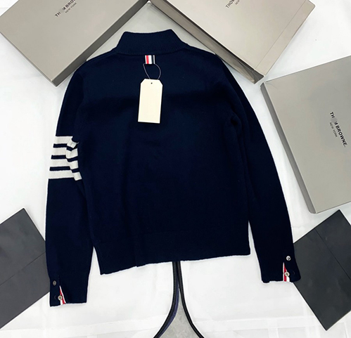 トム ブラウンスーパーコピー レディース ニットセーター三本線アームバンド