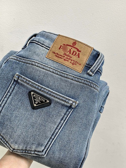 プラダ レディース デニムパンツスリムシルエット