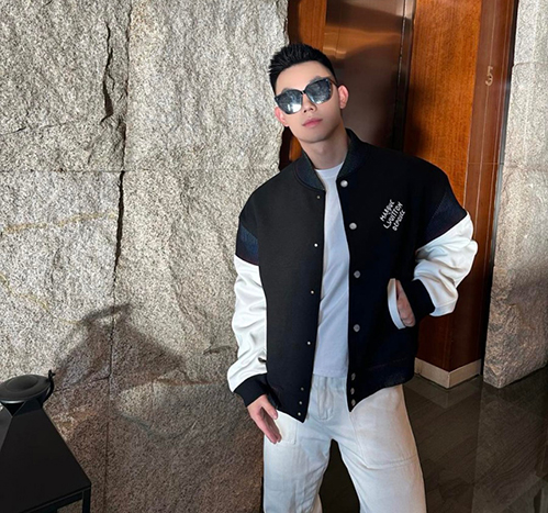 バレンシアガ 中綿ジャケットオーバーサイズ・ウインドブレーカー