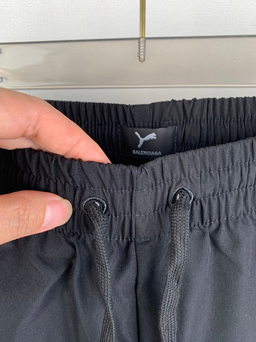 バレンシアガ &times; プーマコラボ スウェットパンツ