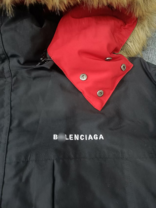 バレンシアガ 両面ジャケットグースダウン使用