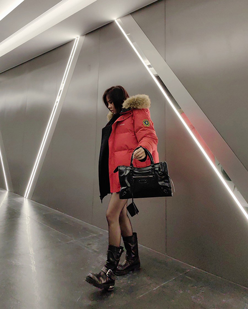 バレンシアガ 両面ジャケットグースダウン使用