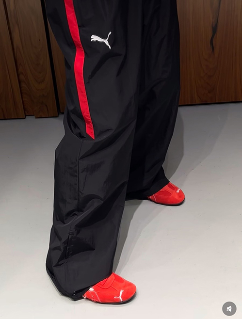 バレンシアガ &times; プーマコラボ スウェットパンツ