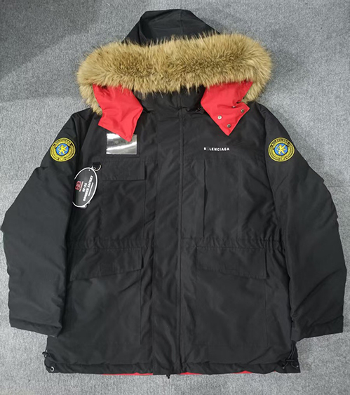 バレンシアガ 両面ジャケットグースダウン使用