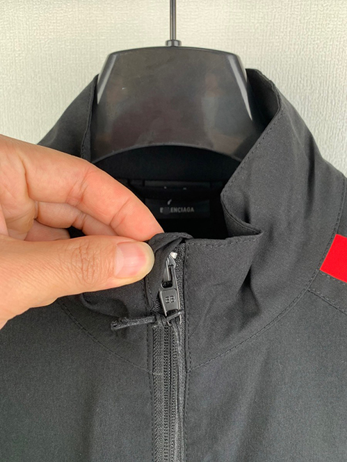 バレンシアガ &times; プーマ コラボジャケットアウター