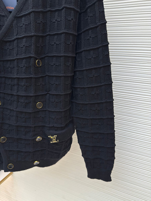 ルイ・ヴィトン ニットカーディガン高級感と端正な雰囲気
