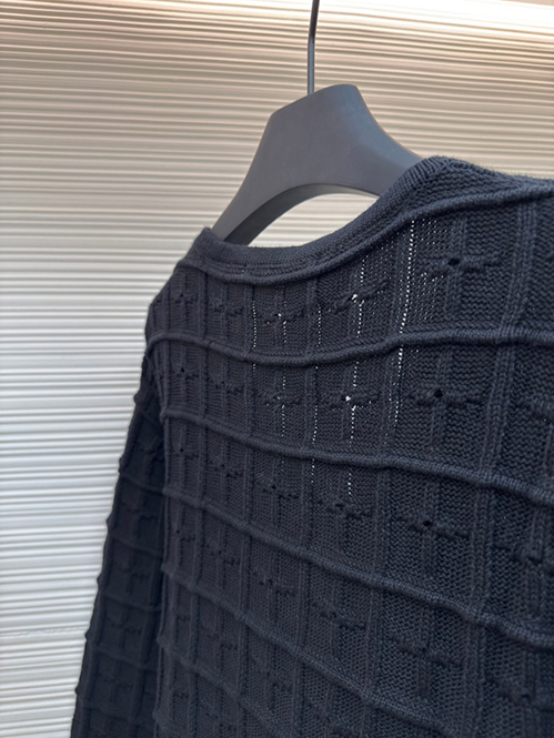 ルイ・ヴィトン ニットカーディガン高級感と端正な雰囲気