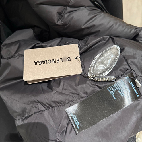 バレンシアガ 中綿ジャケットオーバーサイズ・ウインドブレーカー